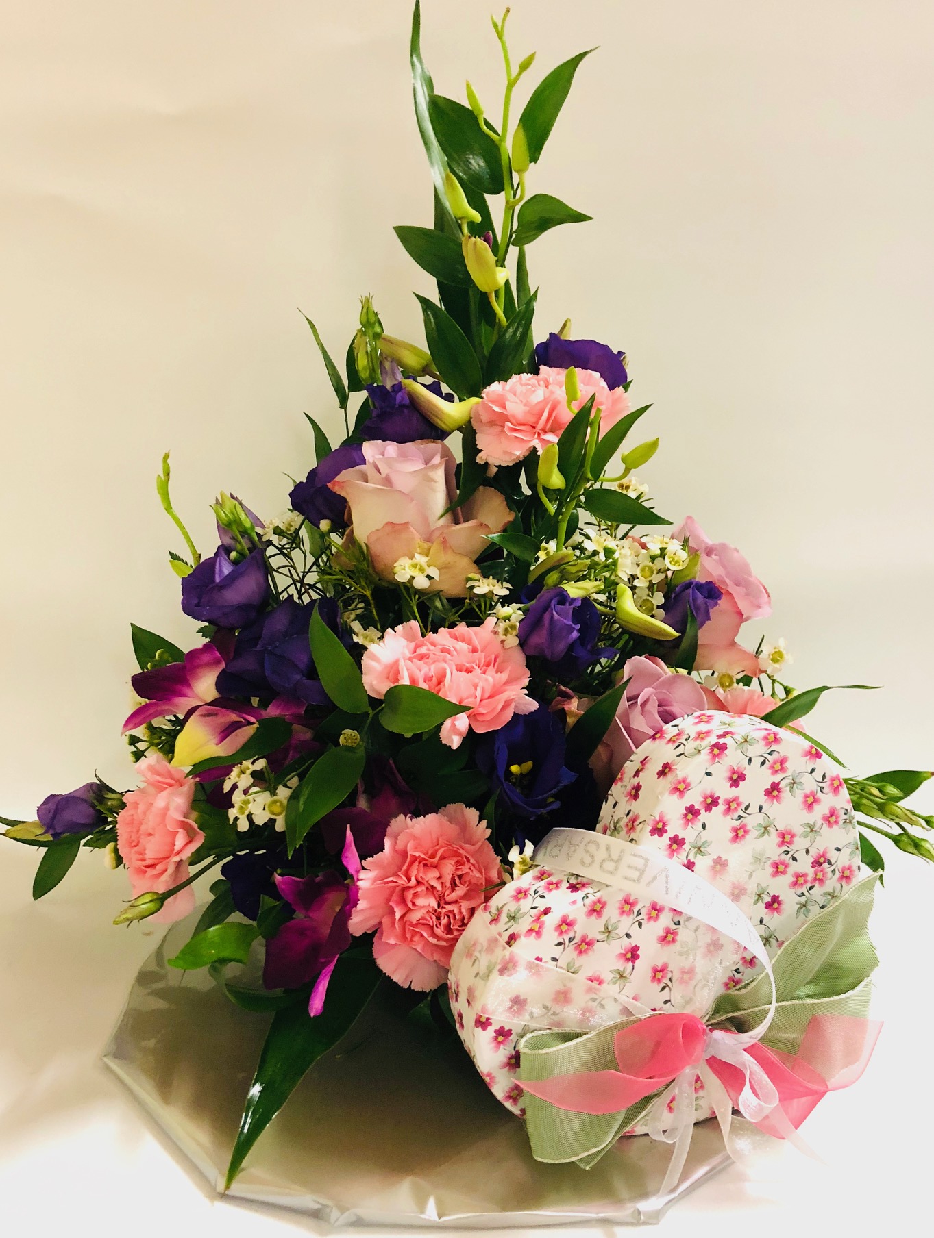 mothers day flowers | spring flowers delivered | tulip gift bag
